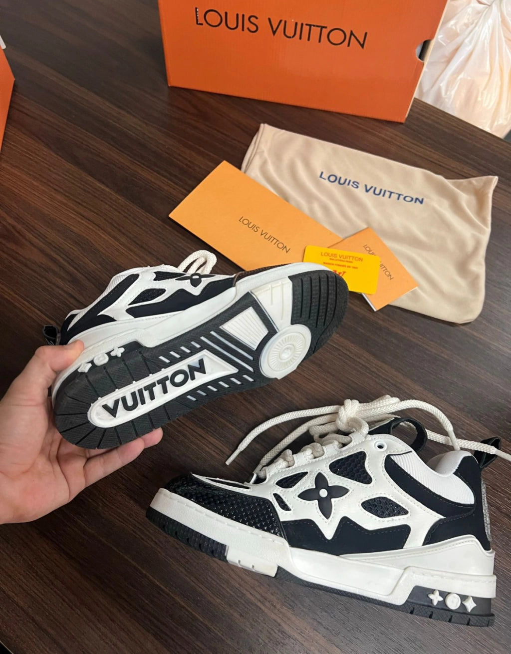 Lv Skate Preto e Branco