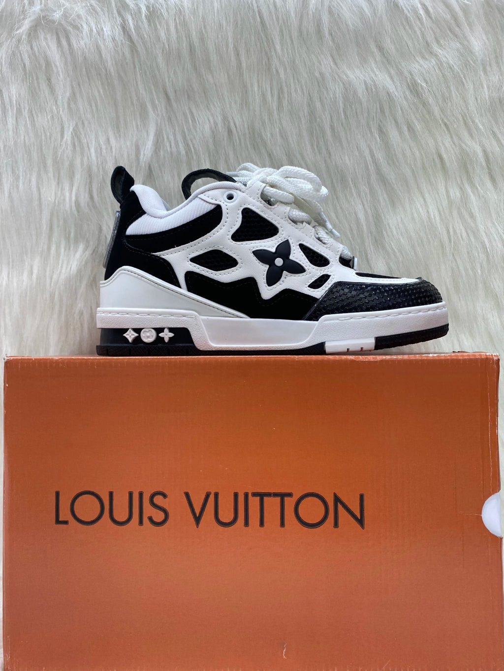 Lv Skate Preto e Branco
