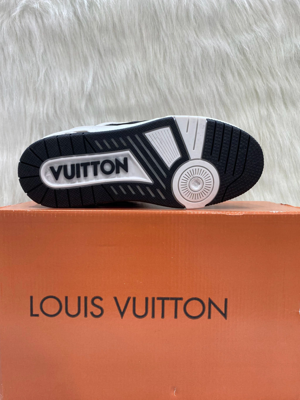 Lv Skate Preto e Branco