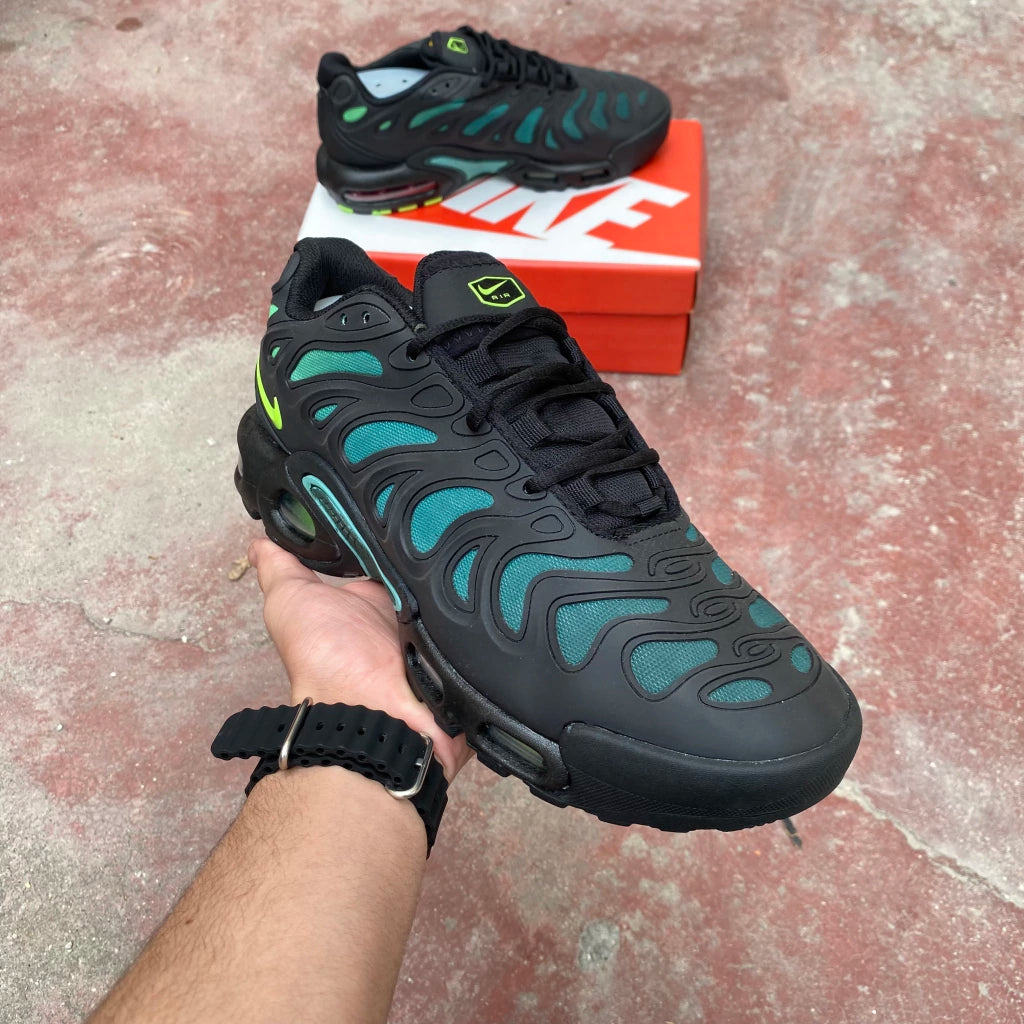 AIR MAX PLUS DRIFT “Black Green Strike"
